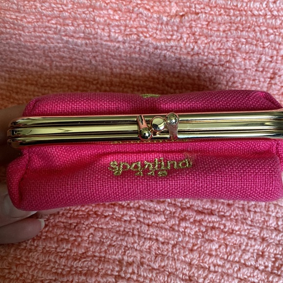 Pink Bee Manicure Case by Spartina 449 - Picture 3 of 5